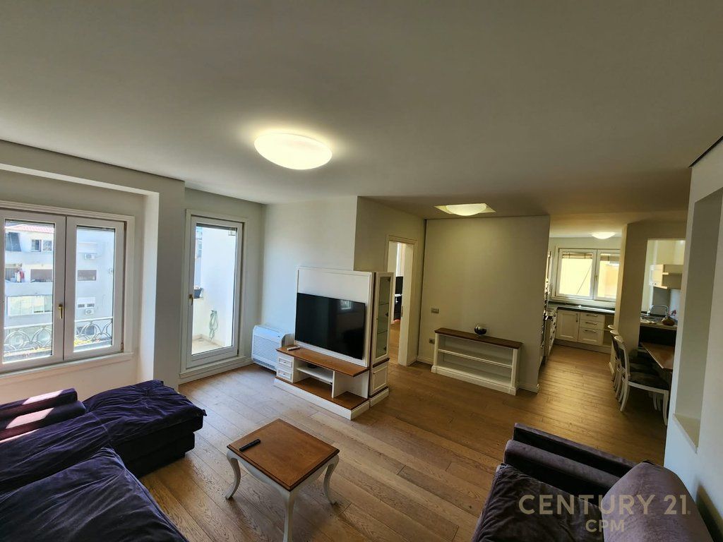 Appartamento 2+1+2 in affitto a Piazza Willson 1600€ | 120 m² 1.600 € /Mese