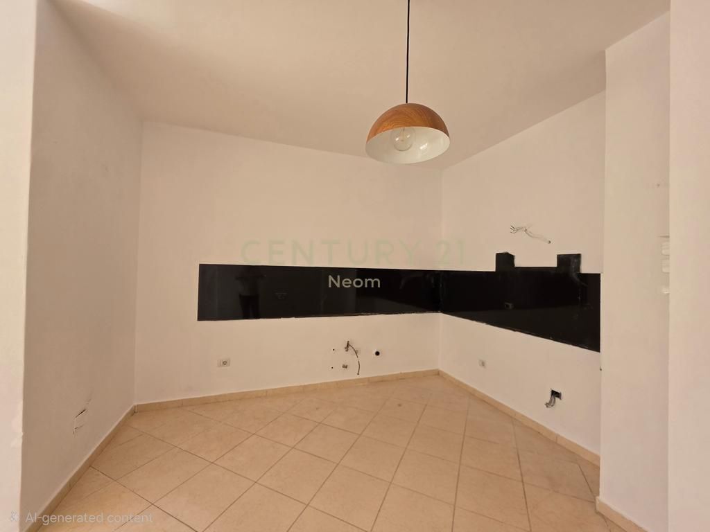 VENDESI APPARTAMENTO 3+1+2 – VIA EDUARD MANO, LAGO ASCIUTTO