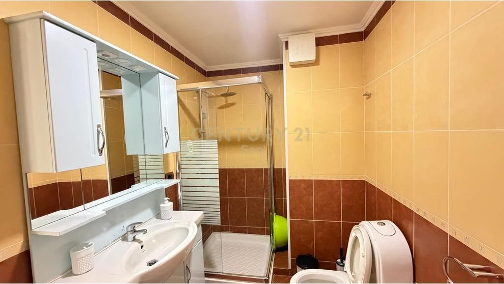 APARTAMENT 2+1+VERANDE PER SHITJE 50M LARG DETIT, NE NJE KOMPLEKS REZIDENCIAL GOLEM!!!