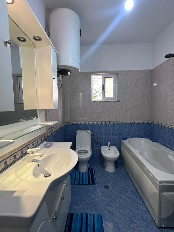 Astir ( prane Bar Famed) apartament me qira 1+1 40,000 leke