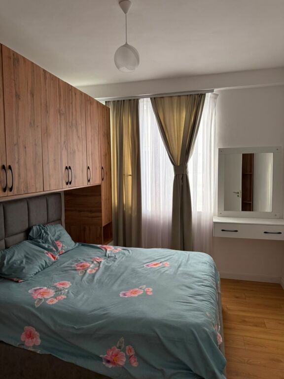 Apartament 2+1 per qira te Bulevardi Kashar