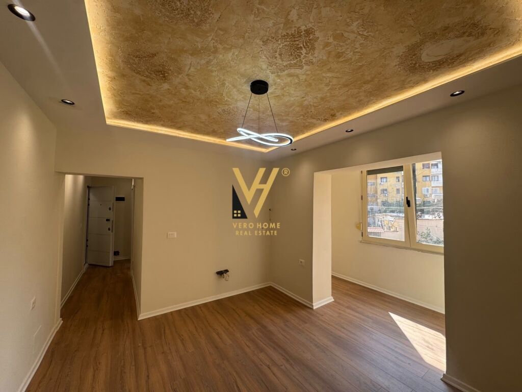 VENDESI APPARTAMENTO 1+1 IN VIA MINE PEZA 140.000 EURO