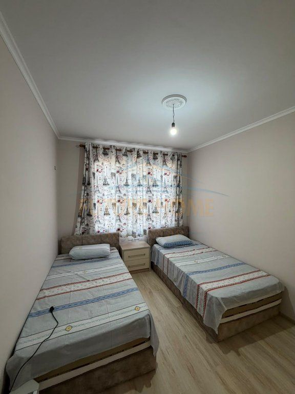 Shitet, Apartament 2+1, Fresk.