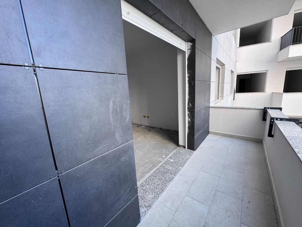 Shitet apartament 2+1 te Space City, Paskuqan