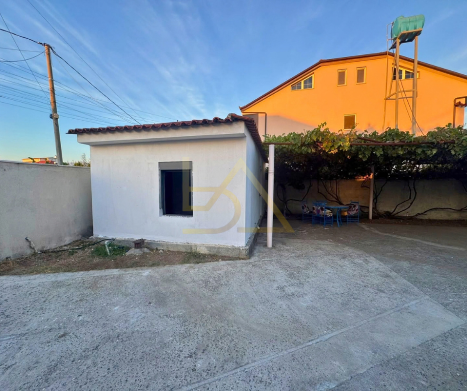 SHITET SHTËPI PRIVATE 3+1 – KAMËZ, TIRANË