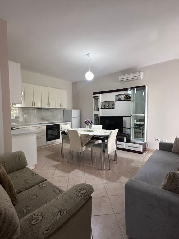 Astir ( prane Bar Famed) apartament me qira 1+1 40,000 leke