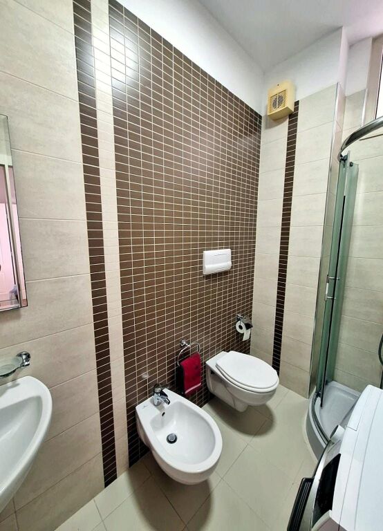 # FOR RENT: 2+1+2 Bathrooms 📍Rruga e Elbasanit (Near the U.S. Embassy) - 80,000 Lek/Month - Floor 2 - 85m² || Quick Access to Amenities