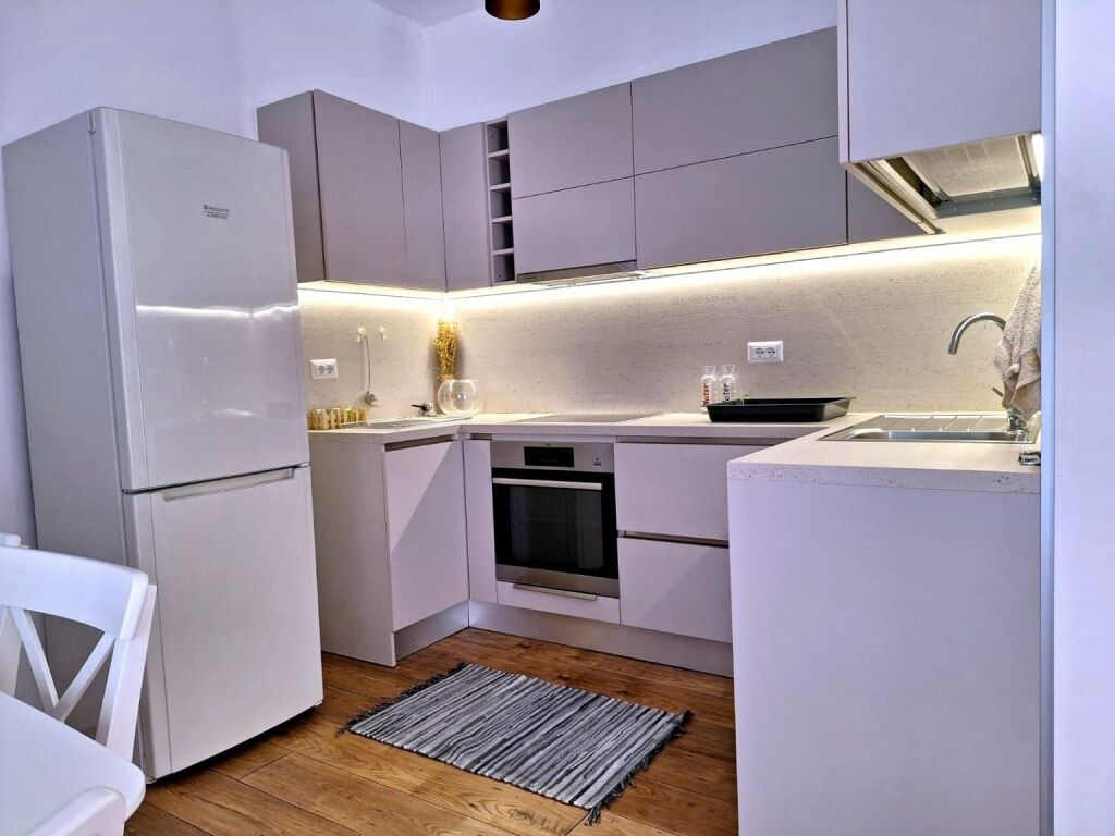 # FOR RENT: 2+1+2 Bathrooms 📍Rruga e Elbasanit (Near the U.S. Embassy) - 80,000 Lek/Month - Floor 2 - 85m² || Quick Access to Amenities