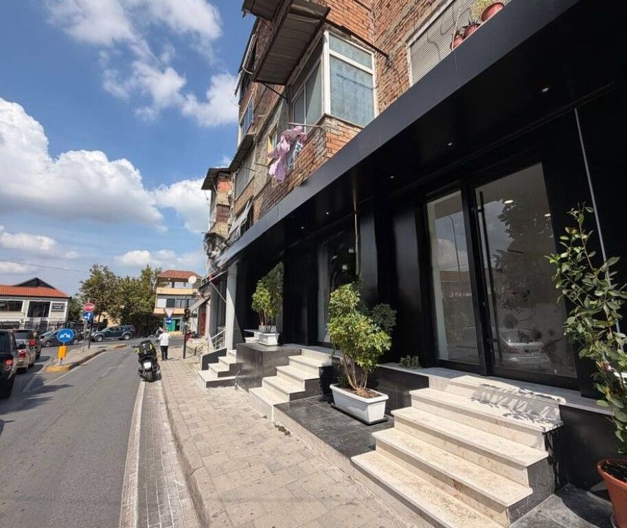 SHKOLLA E BASHKUAR, SHESIM 2 DYQANE KATI 0 250,000 €