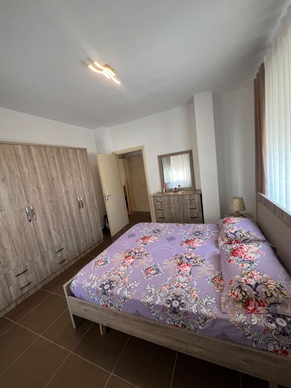 Appartamento in affitto 2+1+2+ Posto auto Lago Secco 65.000 lek