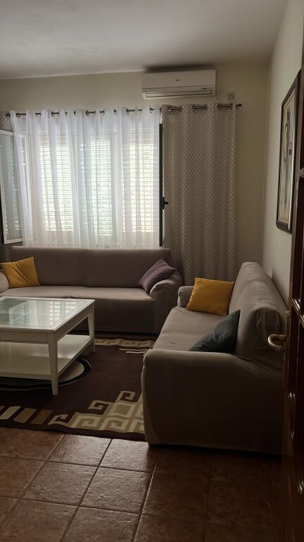 Apartament 2+1 ne qira tek Rruga Bardhyl