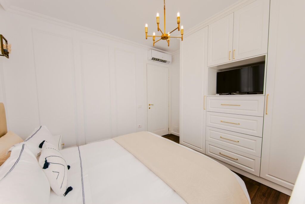 Jepet Me Qera Apartament 1+1+1 Ballkon