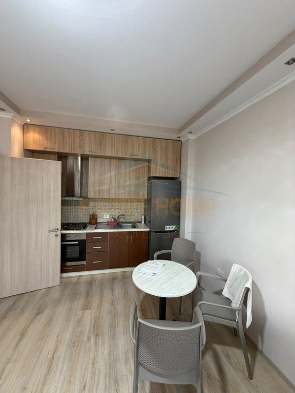 Shitet, Apartament 2+1, Fresk.