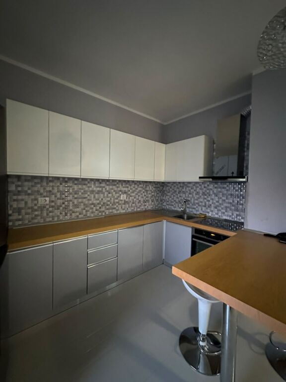 Astir jepet me Qira apartment 2+1+2i mobiluar