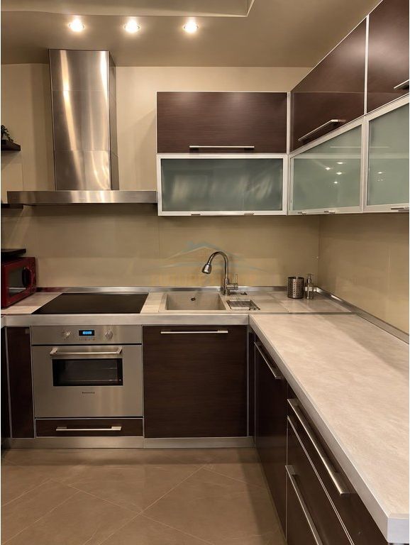 Rent, Apartment 2+1+2, Paris Commune, Tirana. BLL73736