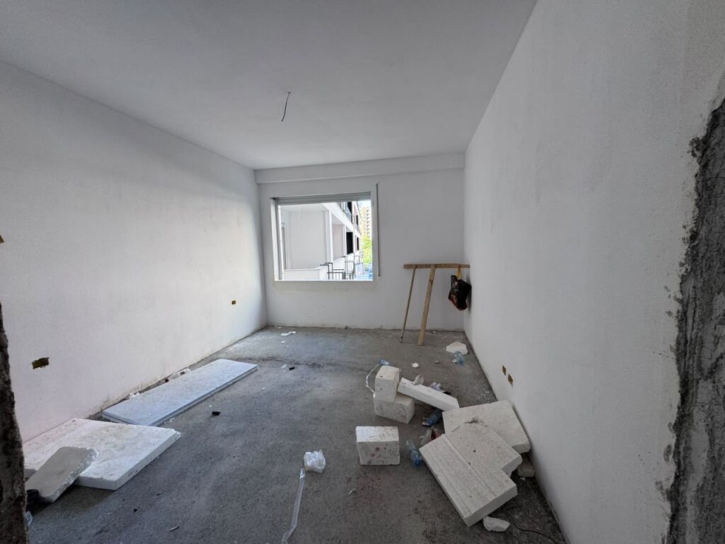 Shitet apartament 2+1 te Space City, Paskuqan