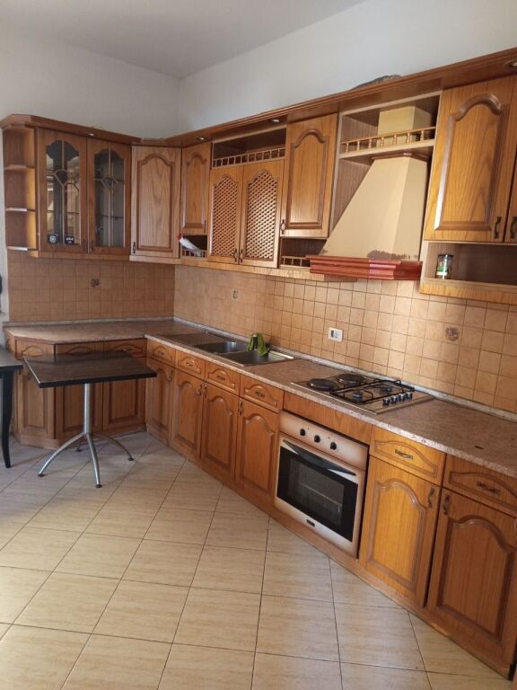 GARSONIERE 22,000 LEKE RRUGA E DURRESIT