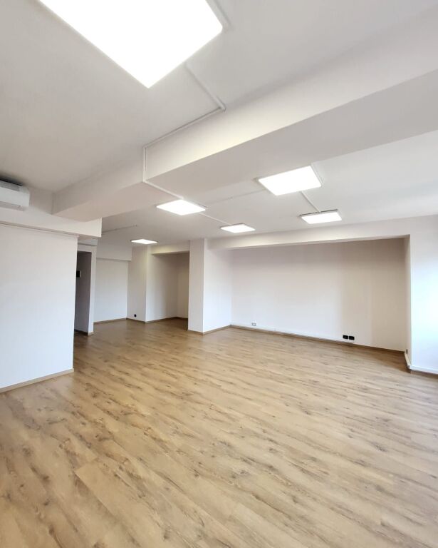 🏢 UFFICIO IN AFFITTO – CENTRO, TIRANA