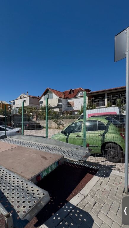 TERRENO 300 m² + OGGETTO IN AFFITTO – LAPRAKË