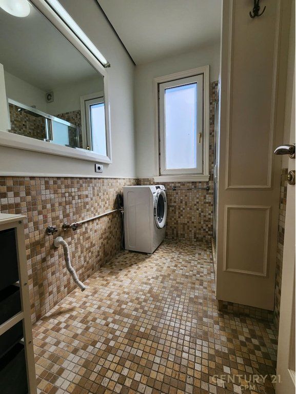 Appartamento 2+1+2 in affitto a Piazza Willson 1600€ | 120 m² 1.600 € /Mese