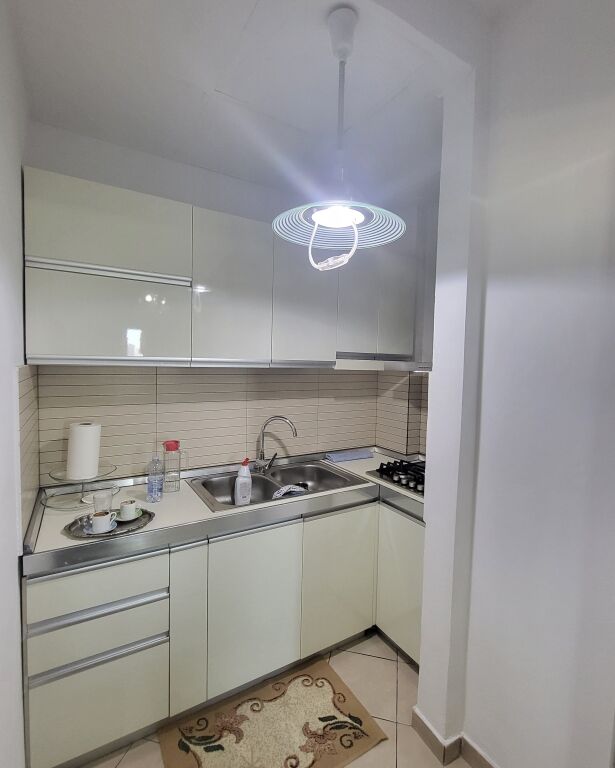 🏡 SHITET APARTAMENT 3+1 – RRUGA E KAVAJËS | MUNDËSI ME KREDI
