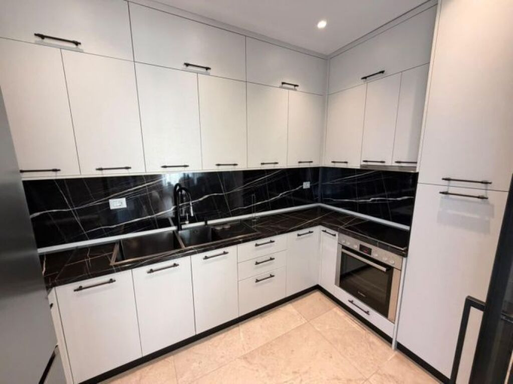 Jepet apartament 3+1+2 me qira tek Residenca Erli , Porcelan .