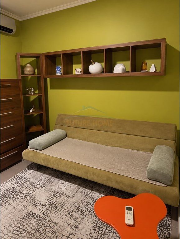 Rent, Apartment 2+1+2, Paris Commune, Tirana. BLL73736