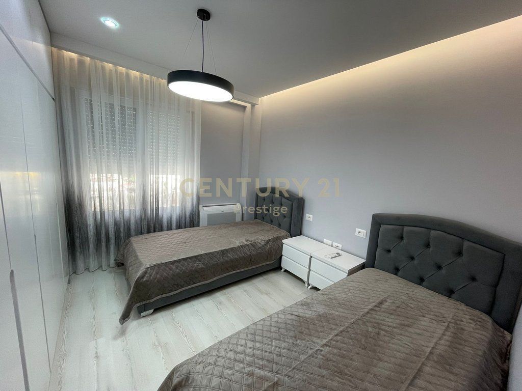 APARTAMENT 2+1+2 ME QIRA, PRANE AMBASADES AMERIKANE, TIRANE!