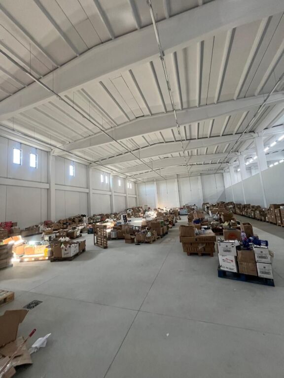 MAGAZZINO IN AFFITTO 1000 M2 VORE 7.000 EURO