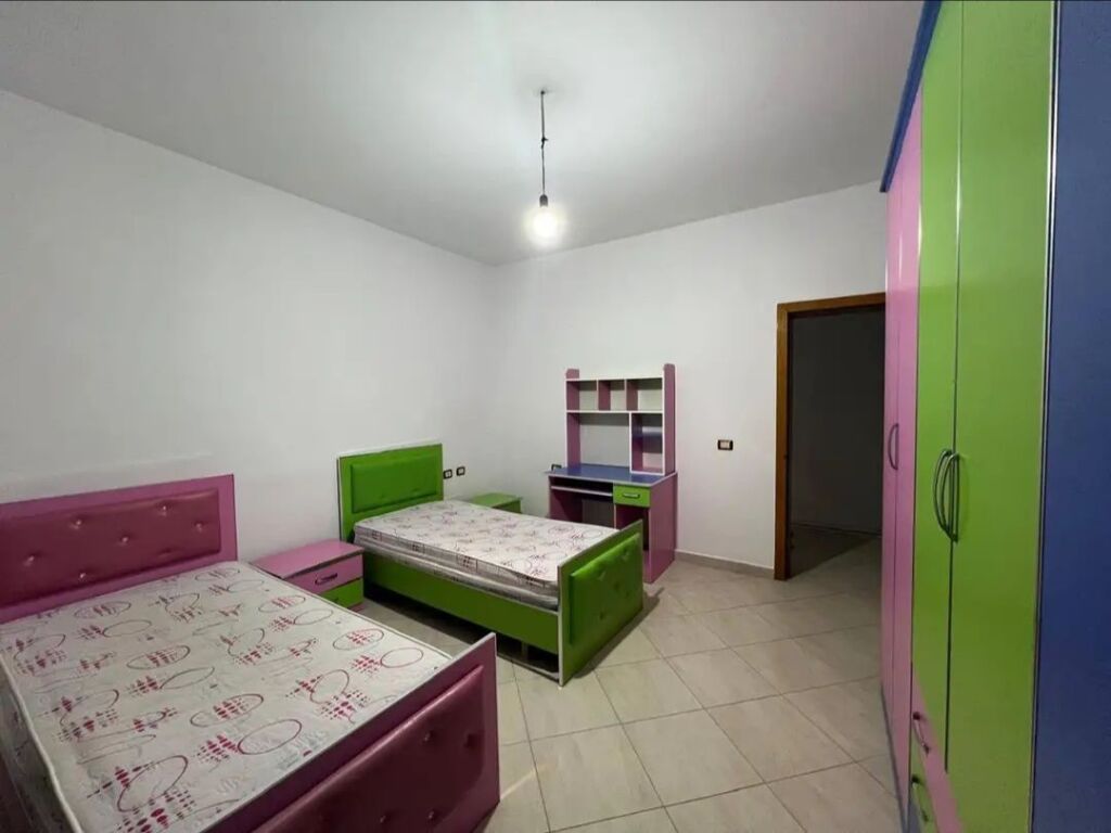 Jepet shtepi me qera 2+1+2 + Parkim - Misto Mame , Tirane
