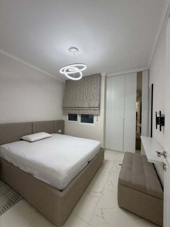 Jepet me qira apartament 2+1 tek Rezidenca Golden Park , Yzberisht , Misto Mame , Pallati me Shigjeta , Astir .