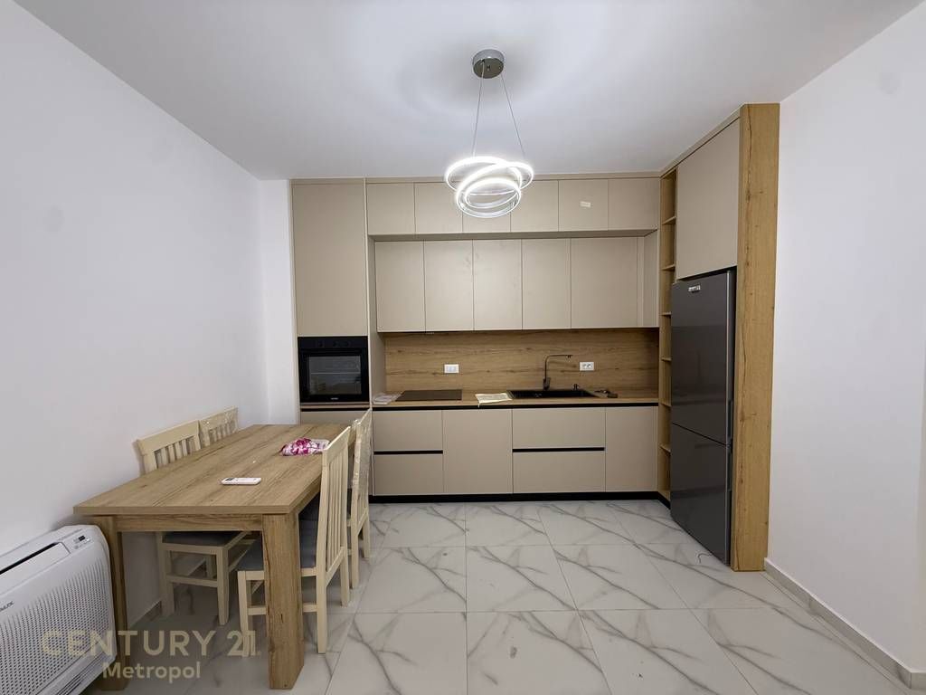 AFFITTASI APPARTAMENTO 2+1+2, RESIDENZA AURA, LAPRAKË!
