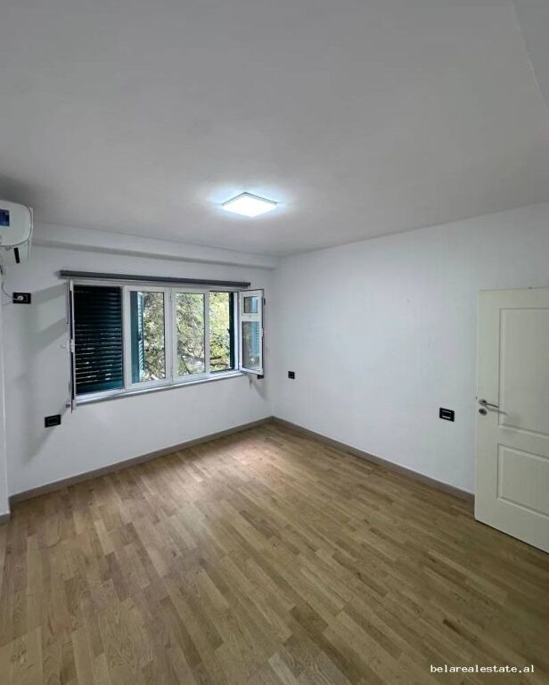 Zyre Me Qera 1+1 Ne Qender (ID BZ2106) Tirane