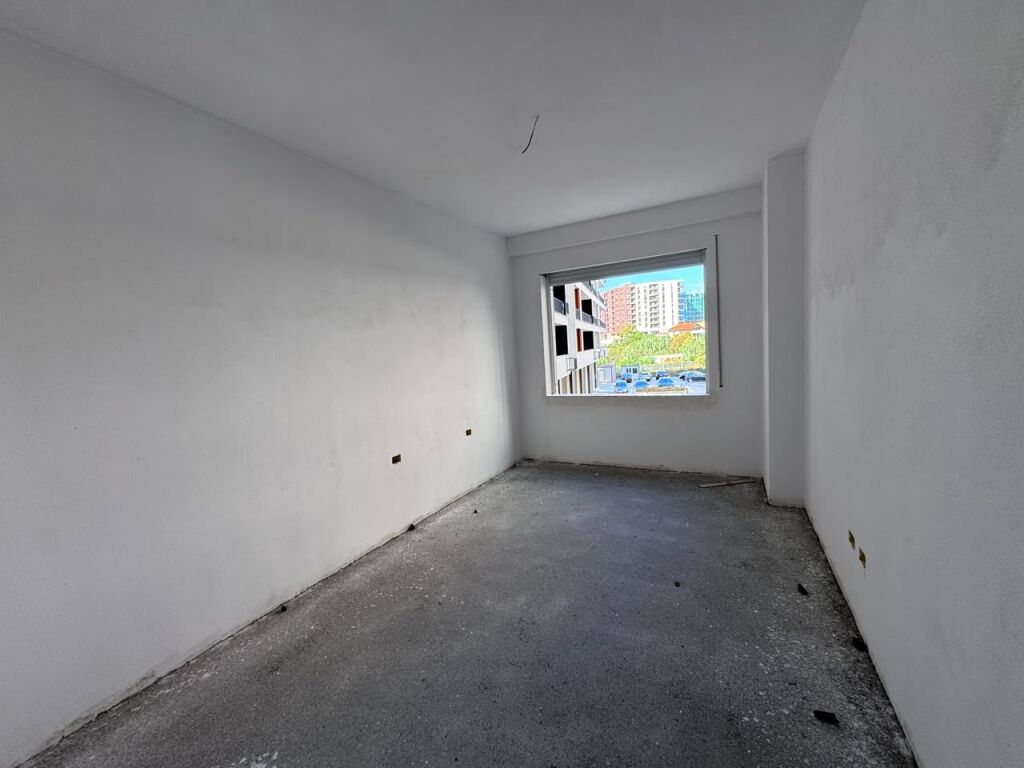 Shitet apartament 2+1 te Space City, Paskuqan