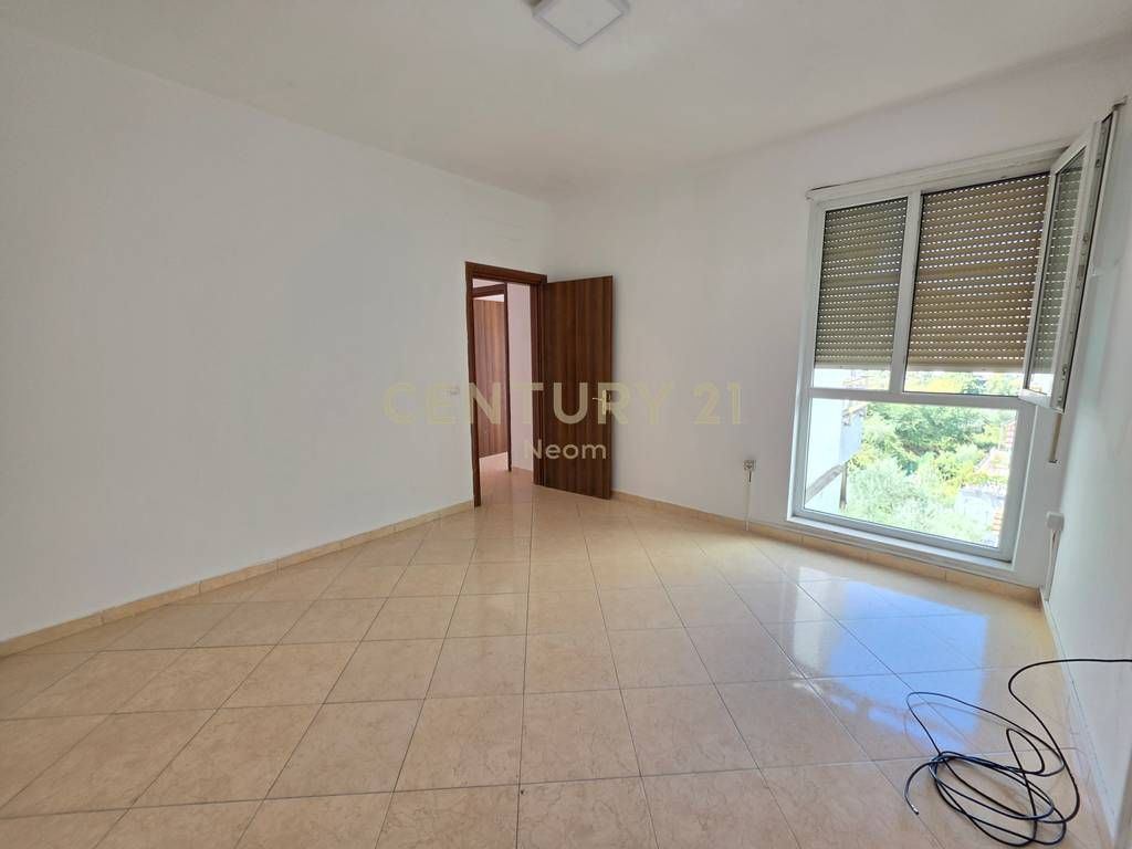 Appartamento 3+1+2 in vendita a Liqeni I Thate