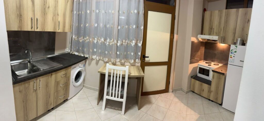 Affittasi ingresso 1+1 a 5 Maj