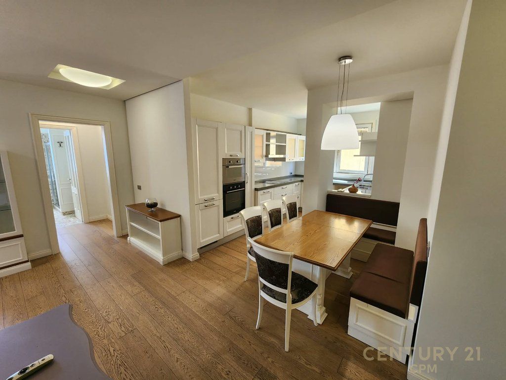 Appartamento 2+1+2 in affitto a Piazza Willson 1600€ | 120 m² 1.600 € /Mese