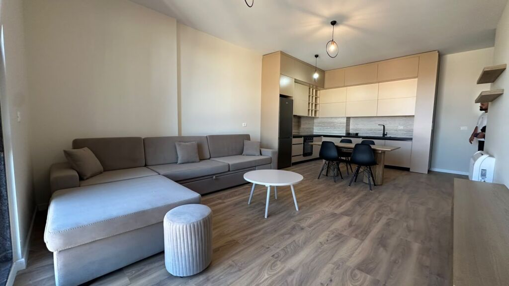 Apartament 2+1 per qira tek Siri Kodra