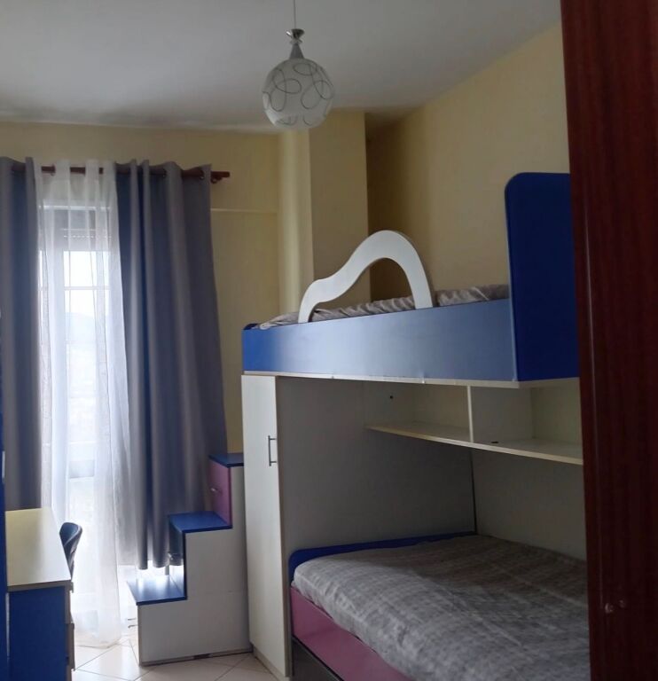 Apartament me qera 3+1 perballe Delijorgjit