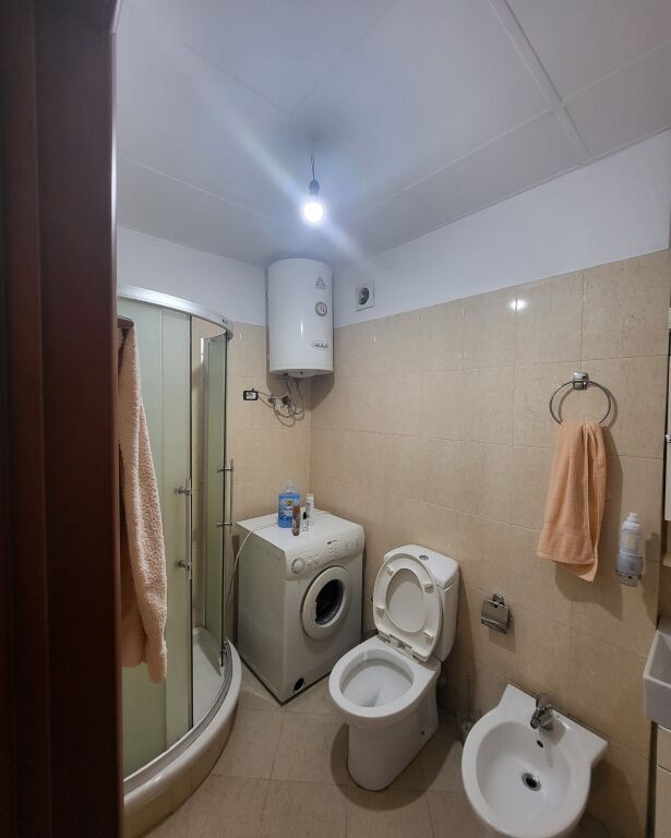 🏡 SHITET APARTAMENT 3+1 – RRUGA E KAVAJËS | MUNDËSI ME KREDI