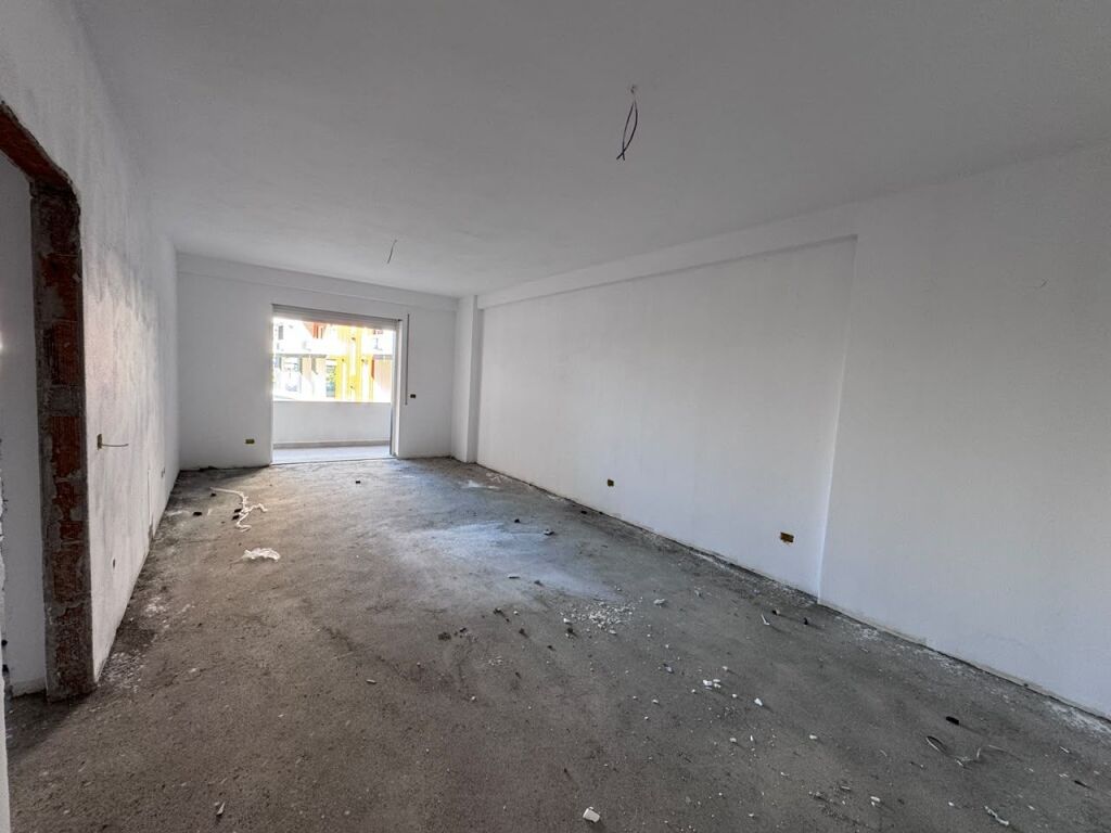 Shitet apartament 2+1 te Space City, Paskuqan