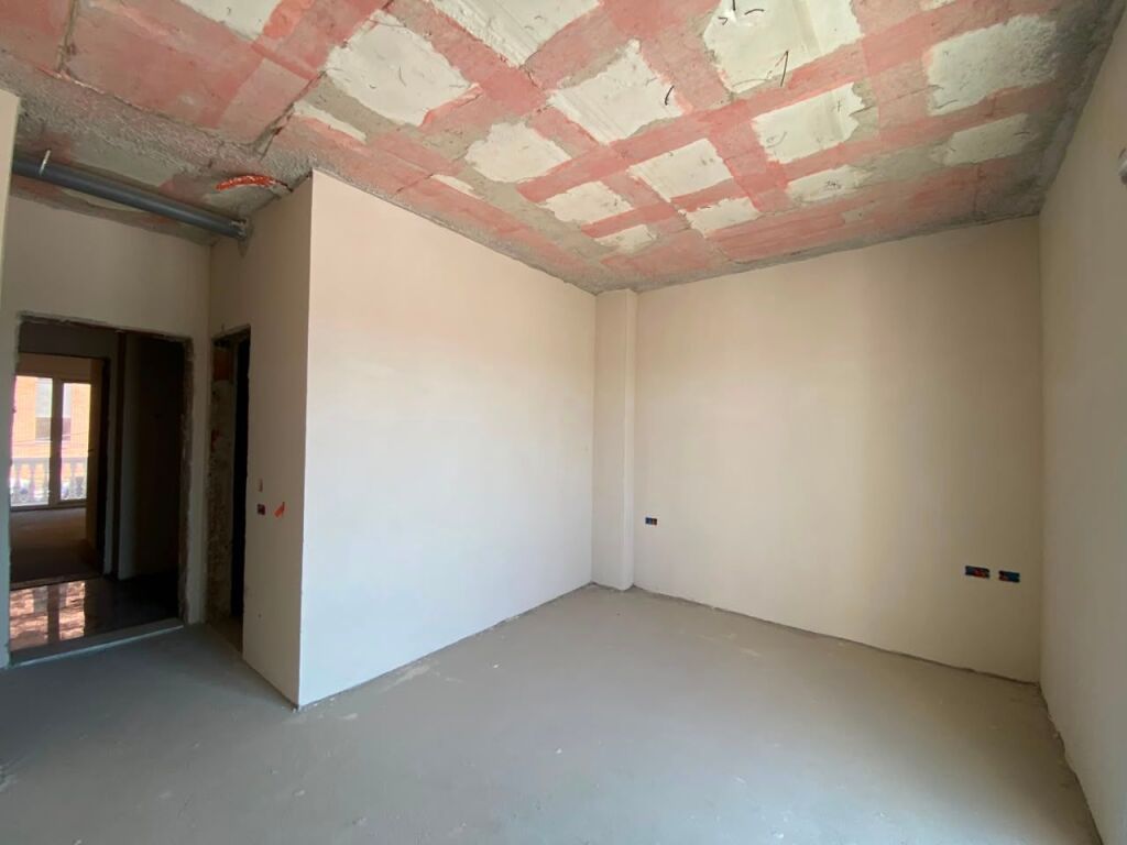 JEPET ME QIRA – AMBIENT BIZNESI  📍 White Palace, Paskuqan