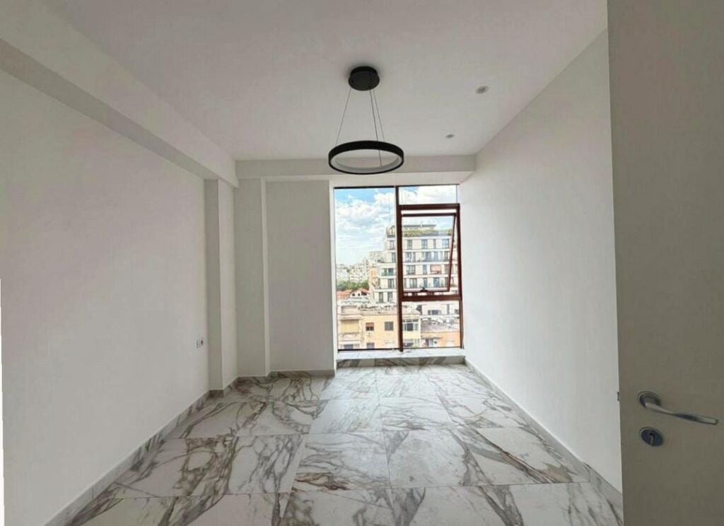 ME QERA AMB. BIZNESI💻: 2 AMB. PUNE 📍Rr. e Kavajes - Qender | 850€/Muaj - P. I Ri V.2025 - Kati.7 - SP.75m² | Buze Rr. Kryesore - 5 Min. Larg Qendres