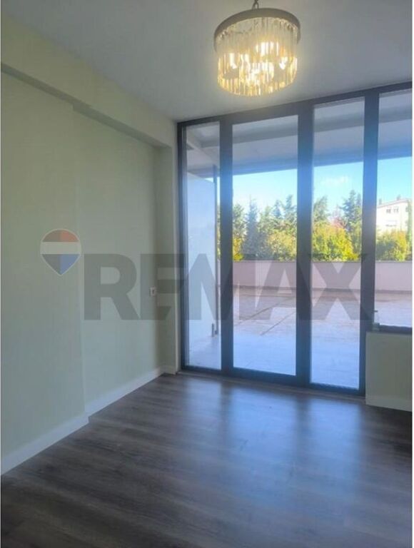 2+1 apartment with veranda for sale at the Kamza bend