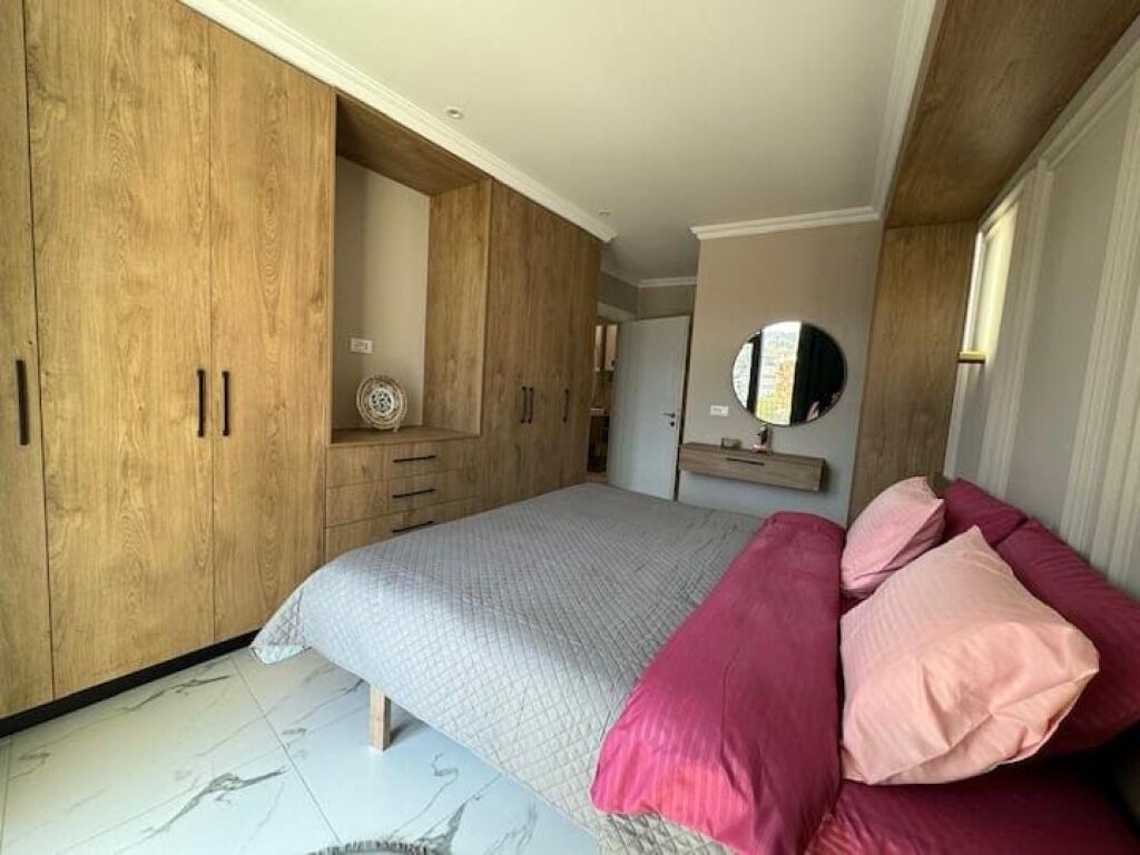 Apartament per shitje 2+1+2 te Lake view