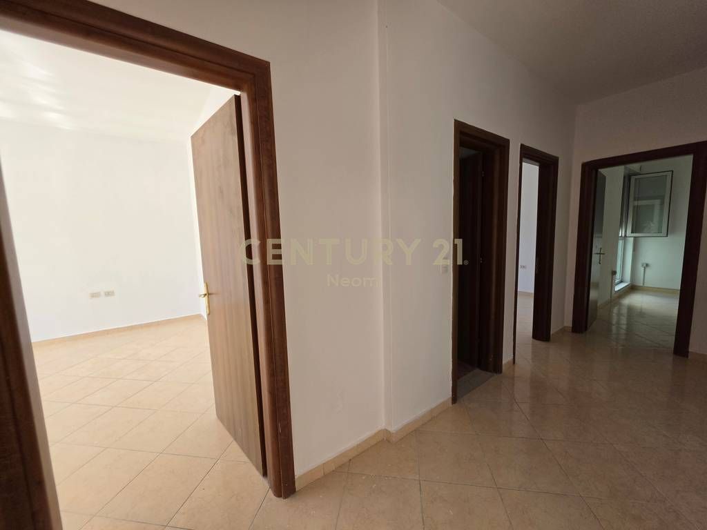 Appartamento 3+1+2 in vendita a Liqeni I Thate