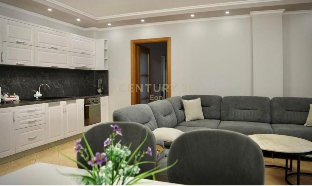 APARTAMENT 2+1+VERANDE PER SHITJE 50M LARG DETIT, NE NJE KOMPLEKS REZIDENCIAL GOLEM!!!
