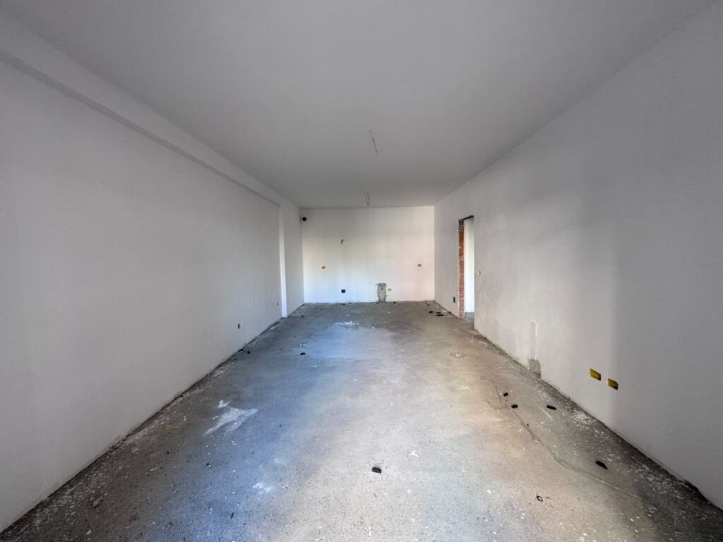 Shitet apartament 2+1 te Space City, Paskuqan