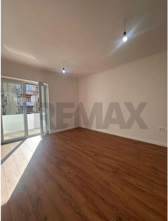 Shitet Apartament 1+1 te Shkolla e Kuqe