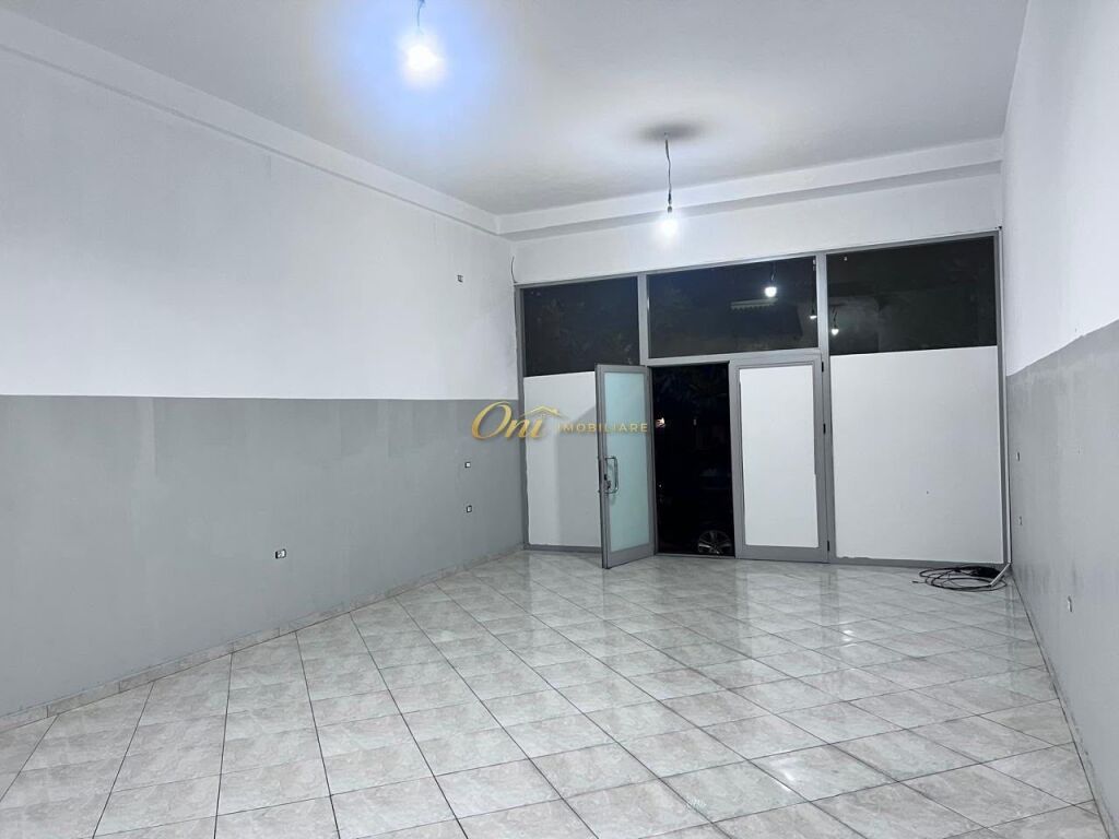 FIER VENDITA NEGOZIO 70M2